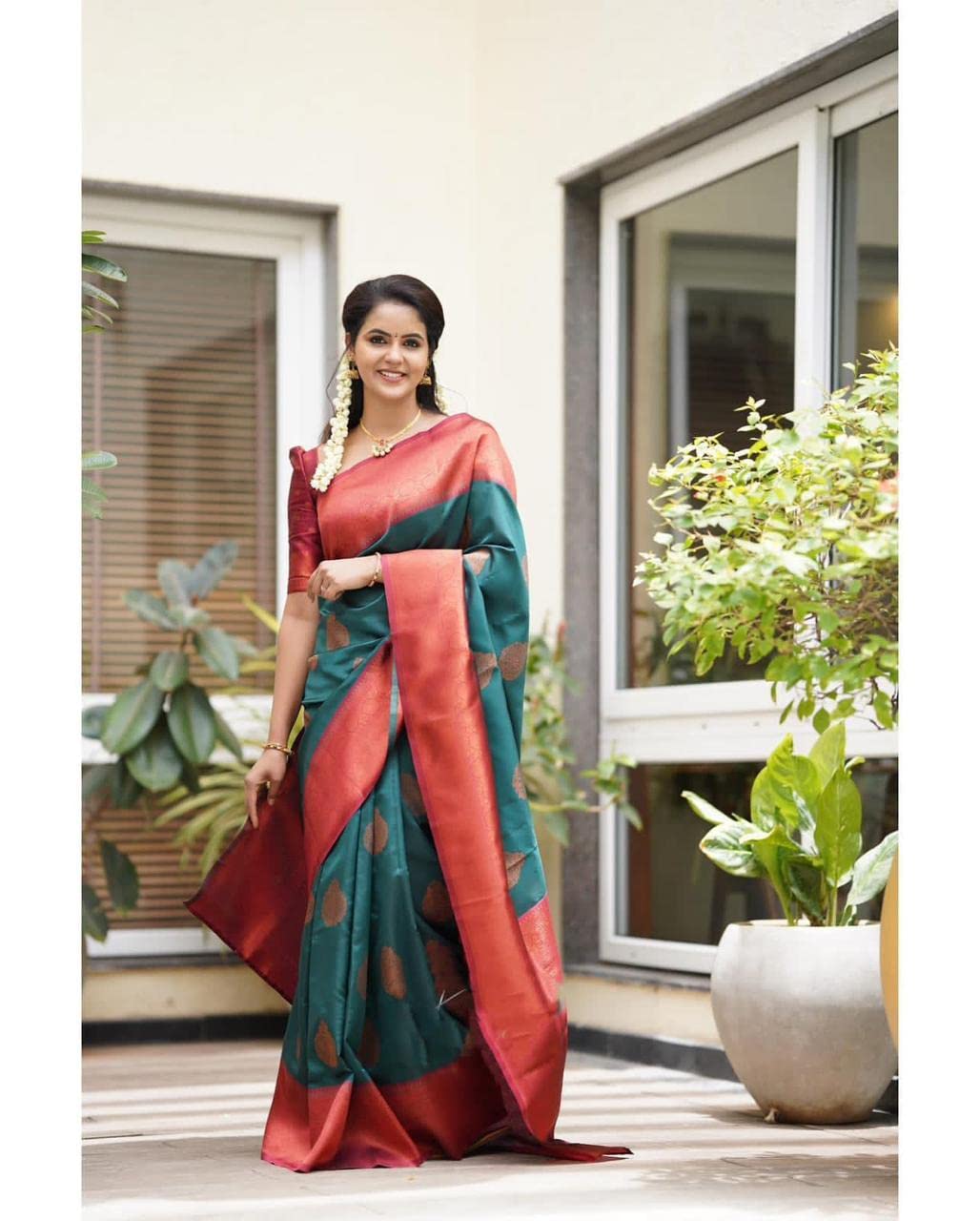 SGF11 Women's Kanjivaram Soft Lichi Silk Saree With Blouse Piece