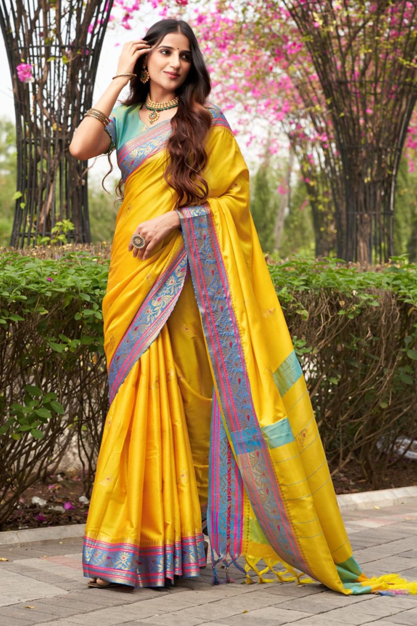 SGF11- Women's Kanjivaram Woven Soft Silk Saree With Blouse Piece