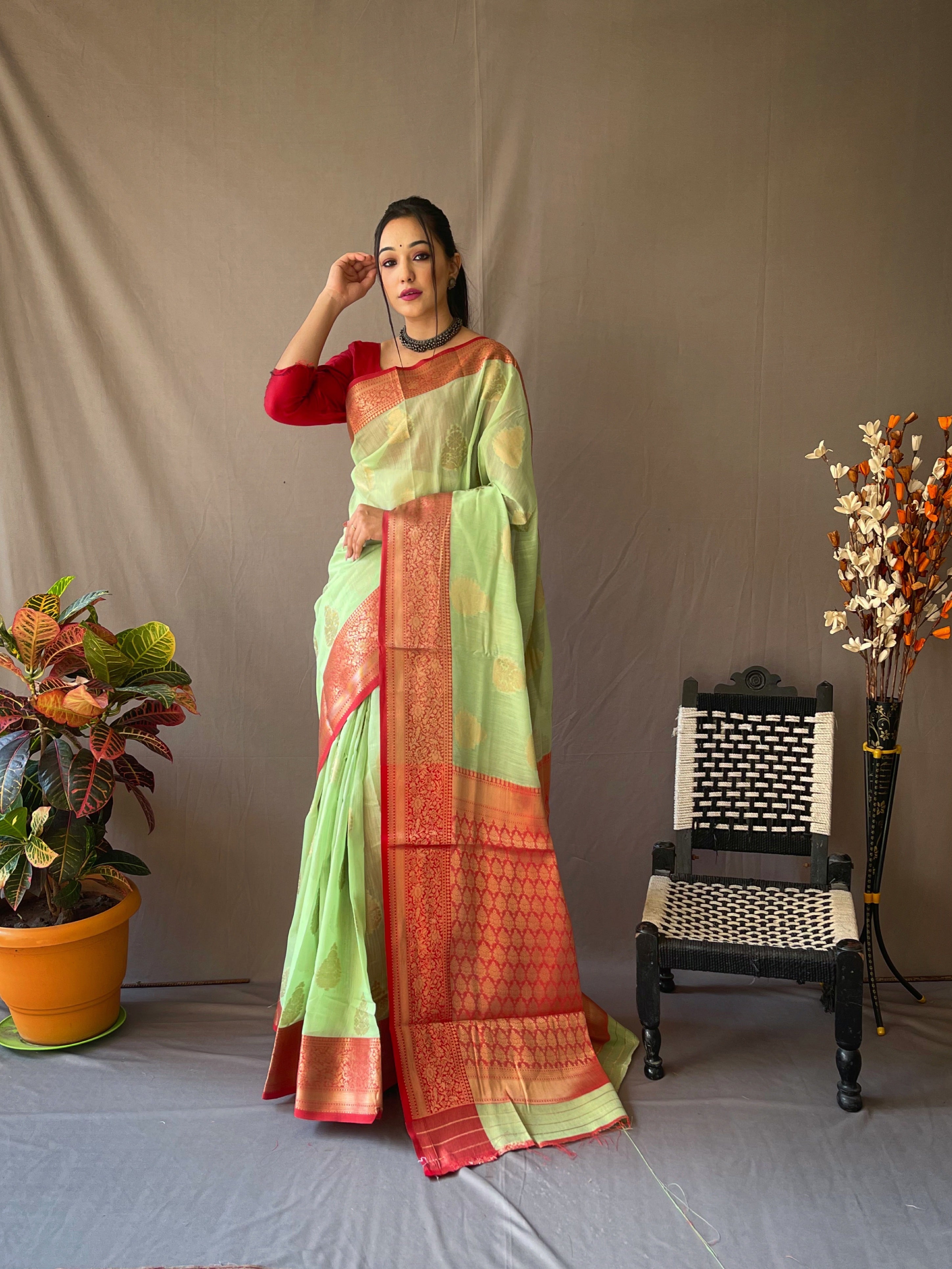 Linen Chaap Woven Saree Pistachio Green Saris & Lehengas