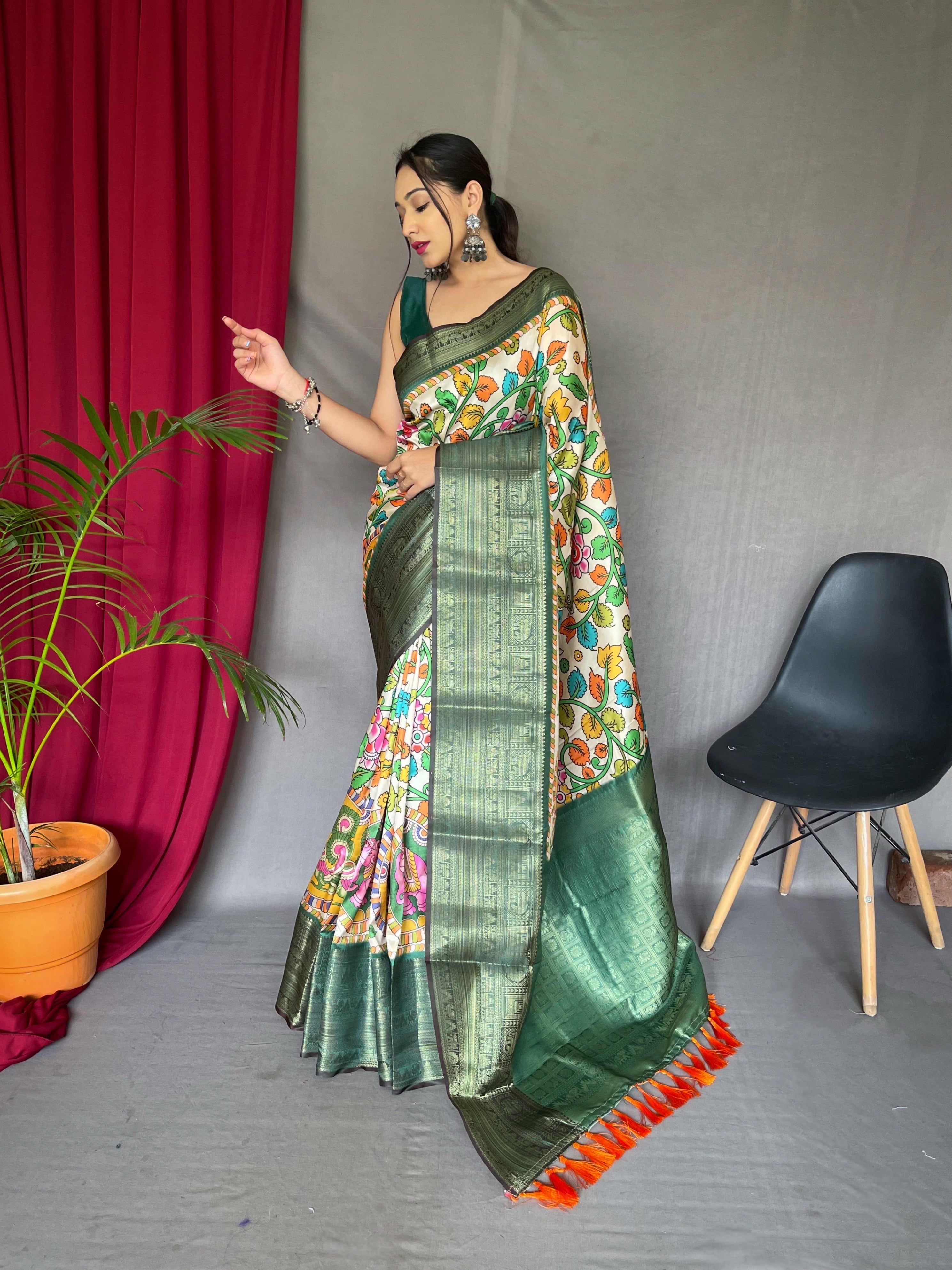 Kalamkari Gala Printed Woven Saree Off-White Green Saris & Lehengas